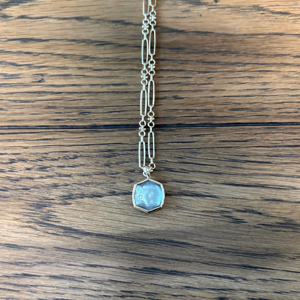 Kendra Scott Gold Pendant Necklace - Picture 4 of 5
